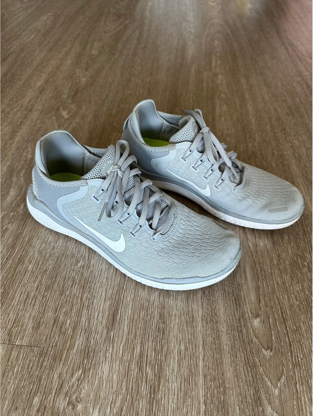 Nike Women's Light Gray Running Shoes